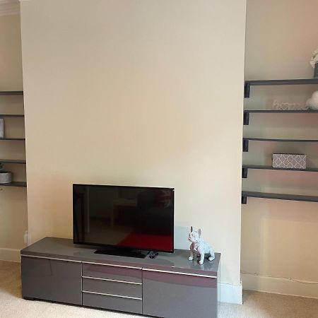 Beautiful 2 Bedroom Apartment- Prime Location, Aberdeen Centre エクステリア 写真