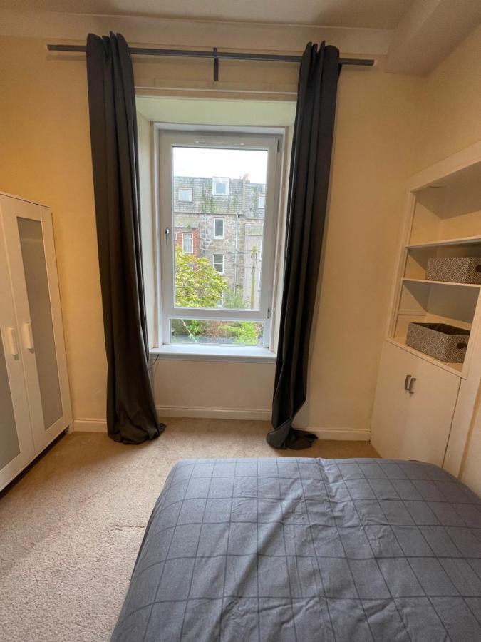 Beautiful 2 Bedroom Apartment- Prime Location, Aberdeen Centre エクステリア 写真