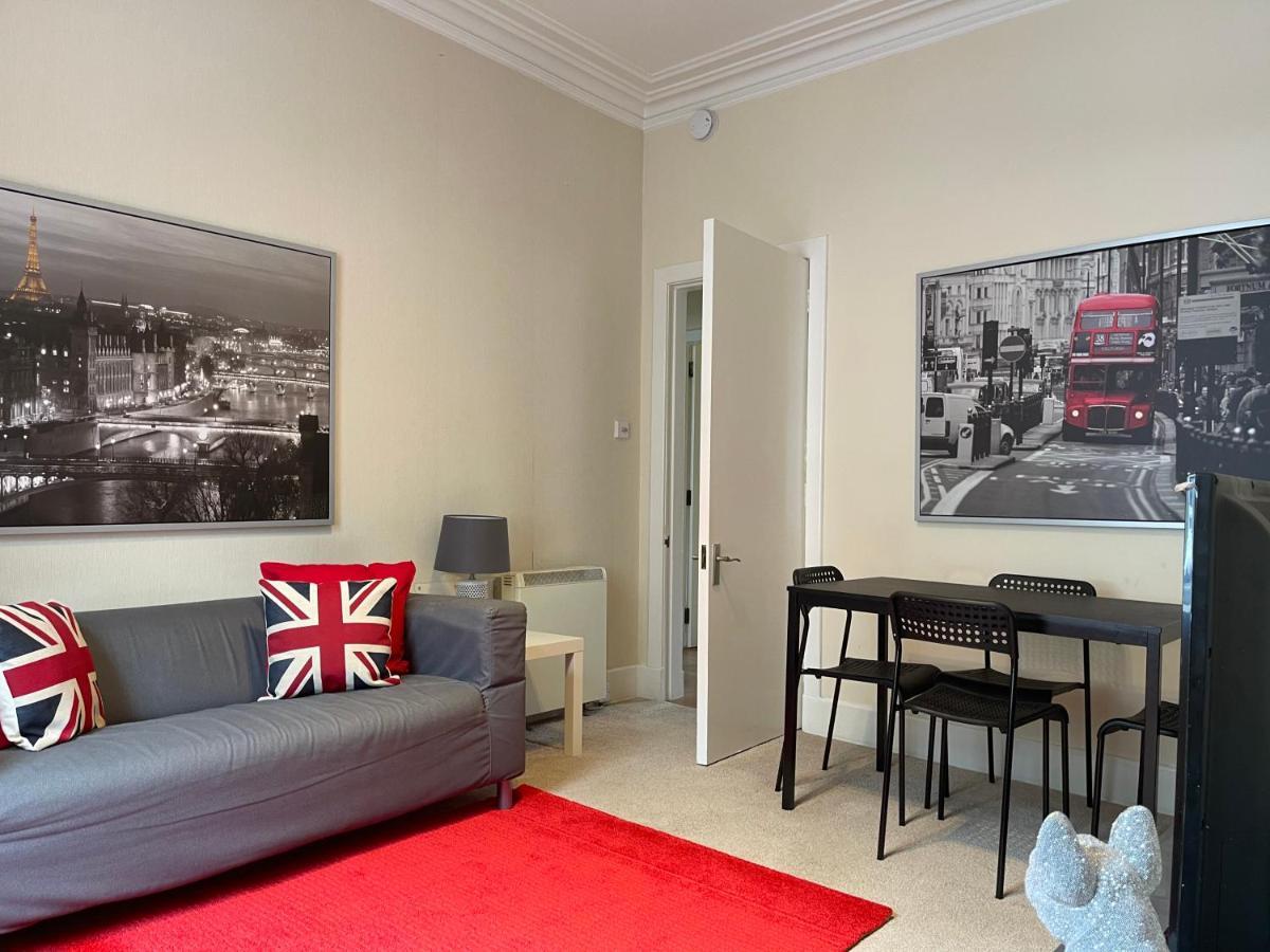 Beautiful 2 Bedroom Apartment- Prime Location, Aberdeen Centre エクステリア 写真