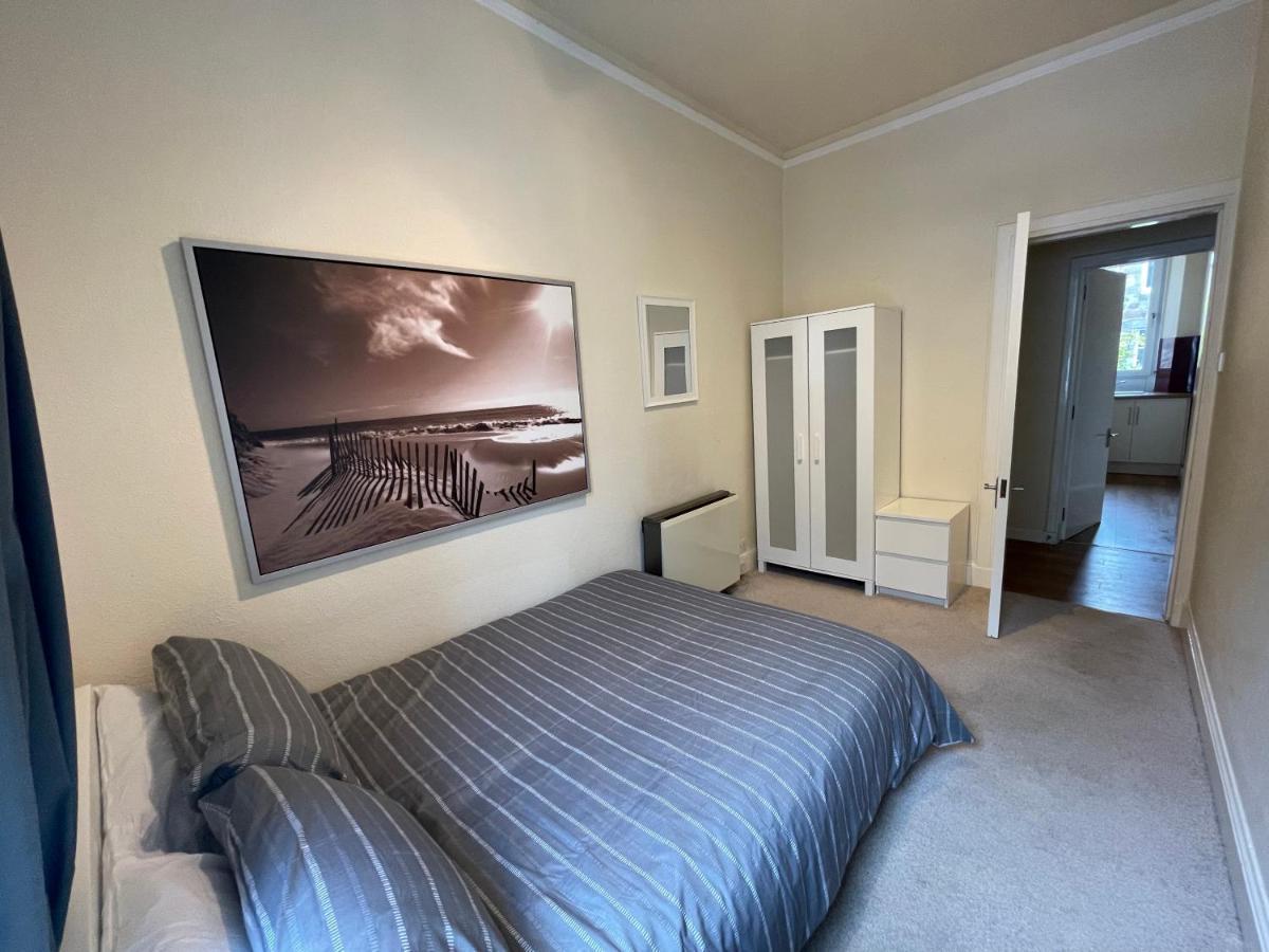 Beautiful 2 Bedroom Apartment- Prime Location, Aberdeen Centre エクステリア 写真