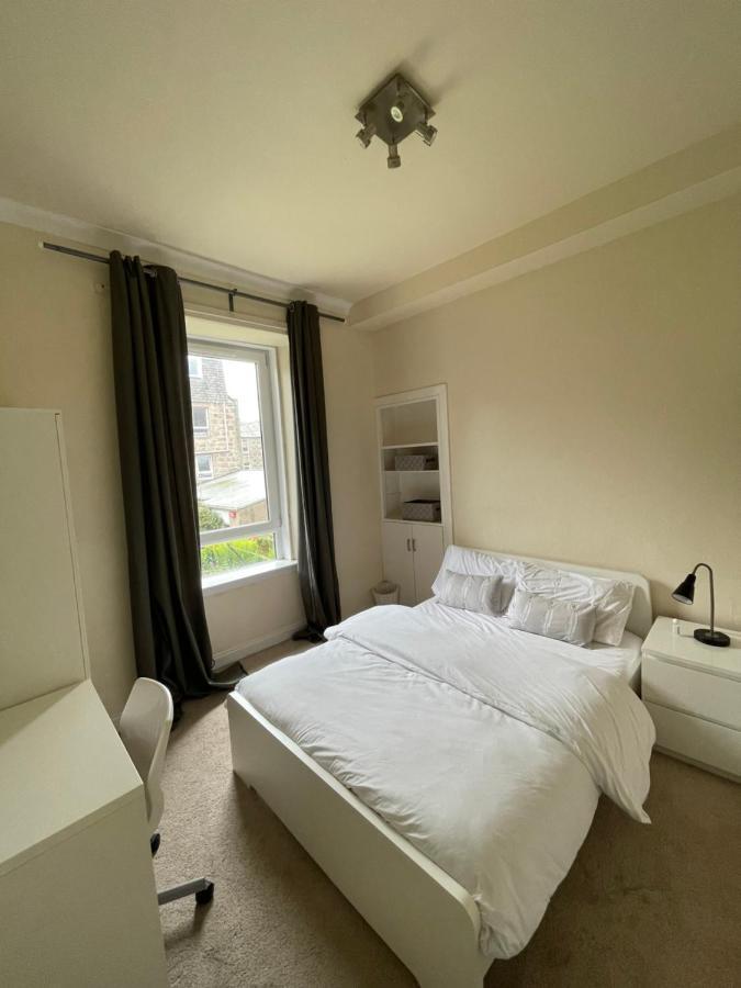 Beautiful 2 Bedroom Apartment- Prime Location, Aberdeen Centre エクステリア 写真